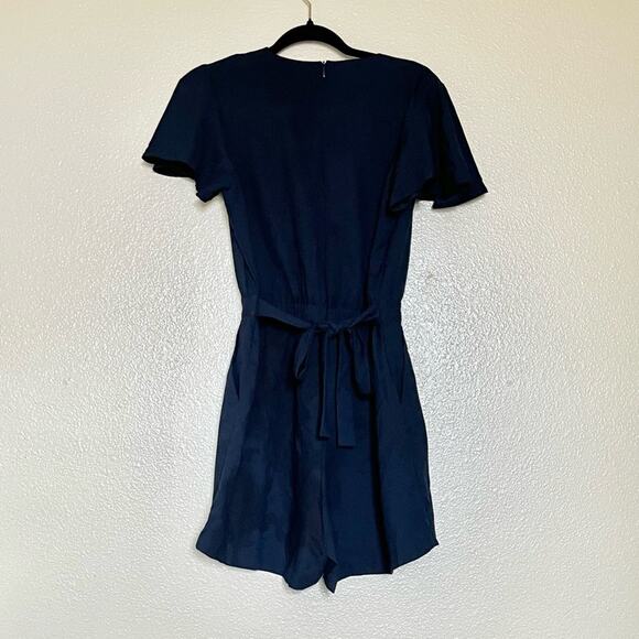 Banana republic navy blue vneck romper shorts size 4 - Picture 3 of 4